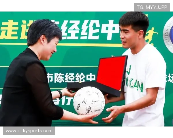 琑队如何建立青训导师与学校的长期合作，青训队教练